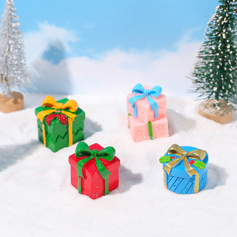 Car Accessories Xmas Gifts - 1Pc ミニクリスマスギフトボックス樹脂置物車中央制御画面トップ装飾クリスマスオーナメントかわいいミニチュアアクセサリー
